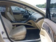 ✅ 2013 Lincoln MKZ • VIN: 3LN6L2G96DR805178 • Lot: 42915934. Wystawiony na IAAI z przebiegiem 158 757 mil. Bezpłatny archiwum sprzedaży aukcyjnych z USA i szczegółowy raport historii pojazdu na DreamBid. Zdjęcie 5.