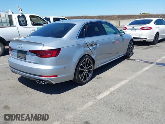✅ 2018 Audi S4 Prestige • VIN: WAUC4AF44JA100841 • Lot: 42551465. Listed on IAAI with 52,271 mi. Free auction sales archive from the USA and detailed vehicle history report at DreamBid. Image 4.