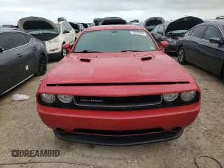 ✅ 2013 Dodge Challenger SXT • VIN: 2C3CDYAG0DH553698 • Lot: 78579964. Wystawiony na Copart z przebiegiem Nie podano. Bezpłatny archiwum sprzedaży aukcyjnych z USA i szczegółowy raport historii pojazdu na DreamBid. Zdjęcie 5.