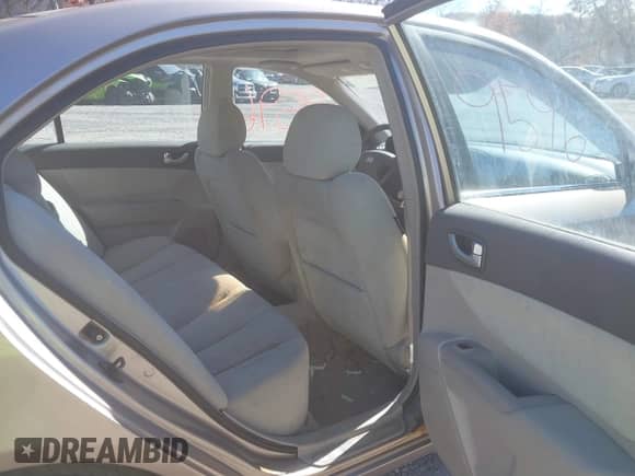 2006 Hyundai Sonata GLS with VIN 5NPEU46C66H126863, listed as a IAAI auction lot 43559596 with 117,962 mi miles and . Bid and sale history available at DreamBid. Image 8.