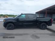 ✅ 2023 Chevrolet Silverado 1500 Custom • VIN: 3GCPABEK6PG159709 • Lot: 43142018. Wystawiony na IAAI z przebiegiem Nie podano. Bezpłatny archiwum sprzedaży aukcyjnych z USA i szczegółowy raport historii pojazdu na DreamBid. Zdjęcie 14.