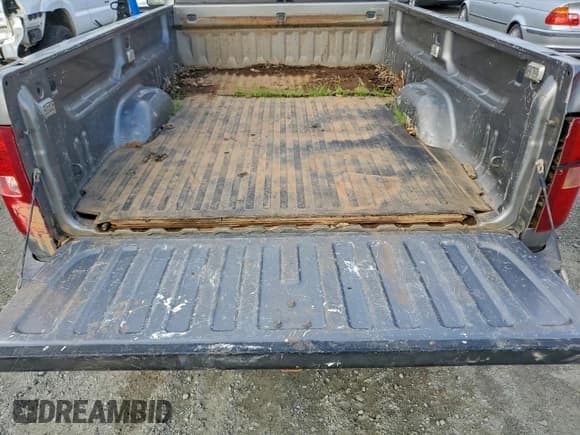 ✅ 2007 Chevrolet Silverado 2500HD 1LT • VIN: 1GCHK24617E564552 • Lot: 94405315. Wystawiony na Copart z przebiegiem 84 082 mil. Bezpłatny archiwum sprzedaży aukcyjnych z USA i szczegółowy raport historii pojazdu na DreamBid. Zdjęcie 10.