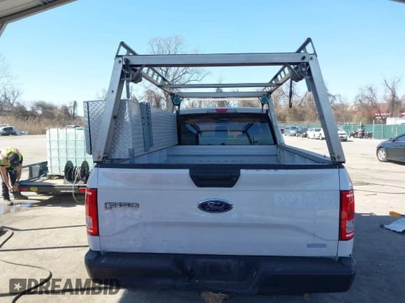 ✅ 2017 Ford F-150 XL • VIN: 1FTMF1E83HKD51909 • Lot: 41757955. Listed on IAAI with 173,752 mi. Free auction sales archive from the USA and detailed vehicle history report at DreamBid. Image 15.