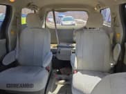 ✅ 2011 Toyota Sienna LE • VIN: 5TDKK3DC2BS046681 • Lot: 53238685. Wystawiony na Copart z przebiegiem Nie podano. Bezpłatny archiwum sprzedaży aukcyjnych z USA i szczegółowy raport historii pojazdu na DreamBid. Zdjęcie 10.