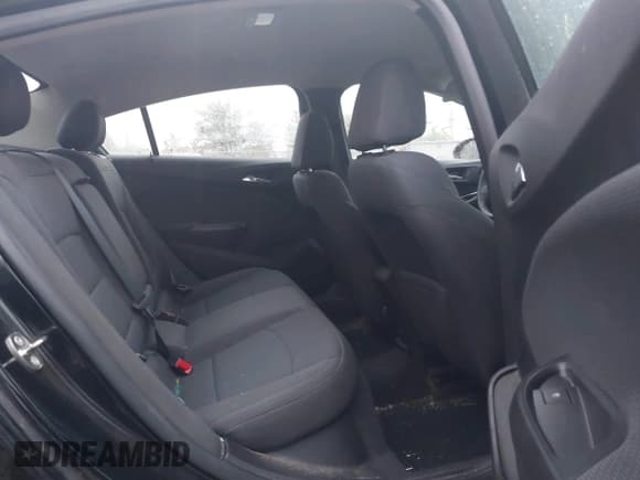 ✅ 2018 Chevrolet Cruze LT • VIN: 1G1BE5SM8J7234587 • Lot: 43569915. Wystawiony na IAAI z przebiegiem 72 947 mil. Bezpłatny archiwum sprzedaży aukcyjnych z USA i szczegółowy raport historii pojazdu na DreamBid. Zdjęcie 8.