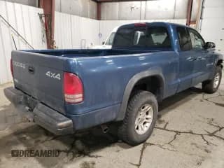 ✅ 2002 Dodge Dakota • VIN: 1B7GG12X72S525705 • Lot: 88457585. Wystawiony na Copart z przebiegiem Nie podano. Bezpłatny archiwum sprzedaży aukcyjnych z USA i szczegółowy raport historii pojazdu na DreamBid. Zdjęcie 3.