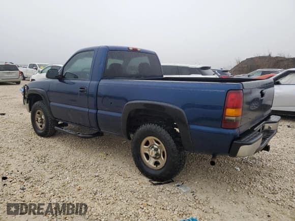 ✅ 2000 Chevrolet Silverado 1500 • VIN: 1GCEK14V9YZ235077 • Lot: 43021105. Listed on Copart with 172,099 mi. Free auction sales archive from the USA and detailed vehicle history report at DreamBid. Image 2.