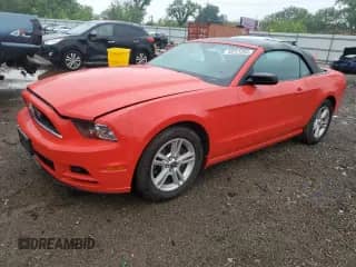 2014 Ford Mustang V6 с VIN 1ZVBP8EM1E5322362, выставлен на аукционе Copart как лот 59721285 с пробегом 172 156 миль миль и Списание • Salvage title. История ставок и продаж доступна на DreamBid. Изображение 1.