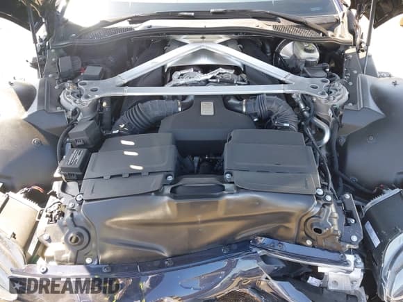 ✅ 2021 Aston Martin Vantage • VIN: SCFSMGBW2MGP05887 • Lot: 41989111. Wystawiony na IAAI z przebiegiem 22 490 mil. Bezpłatny archiwum sprzedaży aukcyjnych z USA i szczegółowy raport historii pojazdu na DreamBid. Zdjęcie 10.