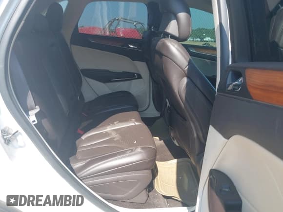 ✅ 2016 Lincoln MKC Reserve • VIN: 5LMCJ3C9XGUJ24214 • Lot: 43003723. Wystawiony na IAAI z przebiegiem Nie podano. Bezpłatny archiwum sprzedaży aukcyjnych z USA i szczegółowy raport historii pojazdu na DreamBid. Zdjęcie 8.