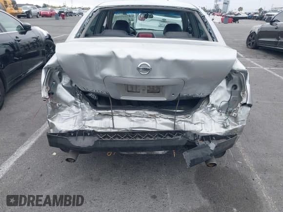 ✅ 2003 Nissan Altima SE • VIN: 1N4BL11D23C205500 • Лот: 42745926. Опубликован ранее на IAAI с пробегом 92 973 миль. Бесплатный доступ к архиву аукционных продаж из США и подробный отчёт об истории автомобиля на DreamBid. Изображение 6.