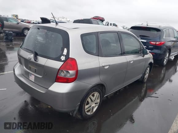 ✅ 2007 Honda Fit • VIN: JHMGD37457S001803 • Lot: 43876947. Listed on IAAI with 211,567 mi. Free auction sales archive from the USA and detailed vehicle history report at DreamBid. Image 4.