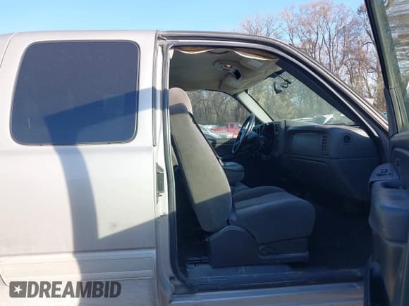 ✅ 2006 Chevrolet Silverado 2500HD LT1 • VIN: 1GCHK29U46E223538 • Лот: 43707009. Опубликован ранее на IAAI с пробегом 170 617 миль. Бесплатный доступ к архиву аукционных продаж из США и подробный отчёт об истории автомобиля на DreamBid. Изображение 5.