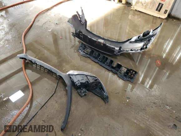 ✅ 2017 Ford Focus SE • VIN: 1FADP3F21HL304929 • Lot: 89460565. Wystawiony na Copart z przebiegiem Nie podano. Bezpłatny archiwum sprzedaży aukcyjnych z USA i szczegółowy raport historii pojazdu na DreamBid. Zdjęcie 12.