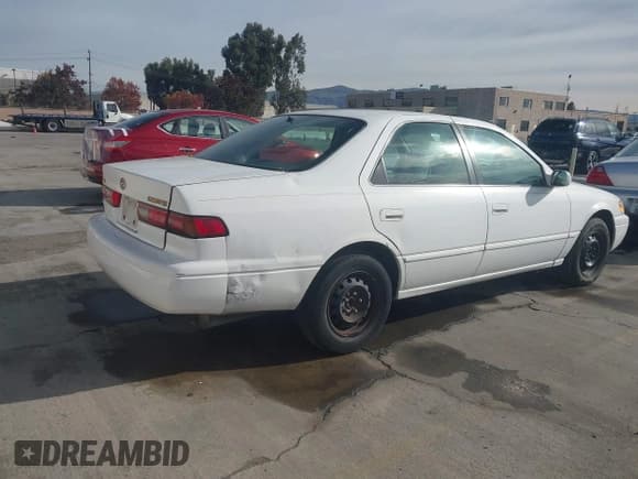 ✅ 1997 Toyota Camry LE • VIN: 4T1BG22KXVU760026 • Lot: 43838621. Listed on IAAI with 222,133 mi. Free auction sales archive from the USA and detailed vehicle history report at DreamBid. Image 4.