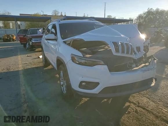 ✅ 2019 Jeep Cherokee Altitude • VIN: 1C4PJMLX8KD398775 • Lot: 85402575. Wystawiony na Copart z przebiegiem 71 503 mil. Bezpłatny archiwum sprzedaży aukcyjnych z USA i szczegółowy raport historii pojazdu na DreamBid. Zdjęcie 14.