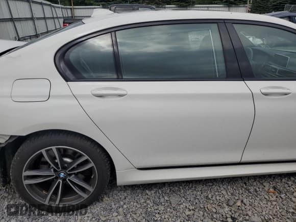 ✅ 2021 BMW 7 Series 750i xDrive • VIN: WBA7U2C04MCF73546 • Lot: 62587275. Listed on Copart with 34,396 mi. Free auction sales archive from the USA and detailed vehicle history report at DreamBid. Image 10.