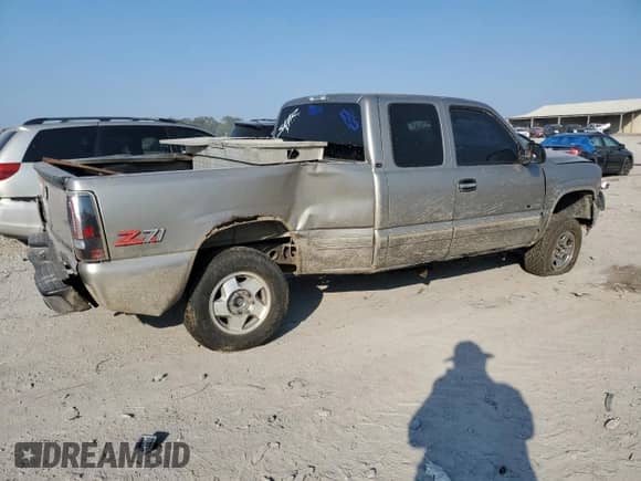 ✅ 1999 Chevrolet Silverado 1500 LT • VIN: 1GCEK19TXXE138306 • Lot: 69669864. Wystawiony na Copart z przebiegiem Nie podano mil. Skorzystaj z bezpłatnego archiwum sprzedaży aukcyjnych z USA i zobacz szczegółowy raport historii pojazdu na DreamBid. Zdjęcie 3.