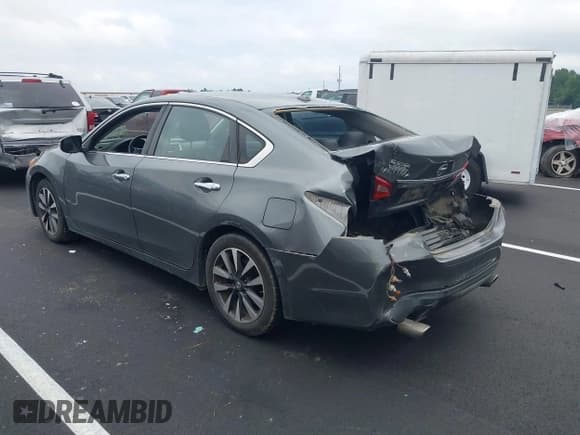 ✅ 2017 Nissan Altima SL • VIN: 1N4AL3AP3HC200654 • Lot: 42939992. Listed on IAAI with 134,797 mi. Free auction sales archive from the USA and detailed vehicle history report at DreamBid. Image 3.