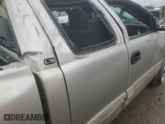 ✅ 2004 Chevrolet Silverado 1500 LS • VIN: 2GCEC19T541248982 • Лот: 73205724. Опубликован ранее на Copart с пробегом 137 684 миль. Бесплатный доступ к архиву аукционных продаж из США и подробный отчёт об истории автомобиля на DreamBid. Изображение 11.