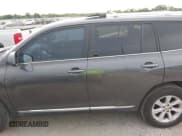 ✅ 2013 Toyota Highlander • VIN: 5TDZA3EH7DS036680 • Lot: 42926343. Listed on IAAI with 176,260 mi. Free auction sales archive from the USA and detailed vehicle history report at DreamBid. Image 14.