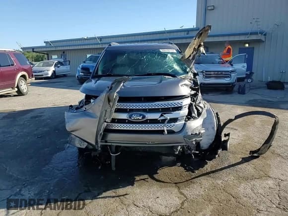✅ 2014 Ford Explorer XLT • VIN: 1FM5K7D80EGA67541 • Lot: 86678115. Wystawiony na Copart z przebiegiem 147 766 mil. Bezpłatny archiwum sprzedaży aukcyjnych z USA i szczegółowy raport historii pojazdu na DreamBid. Zdjęcie 14.