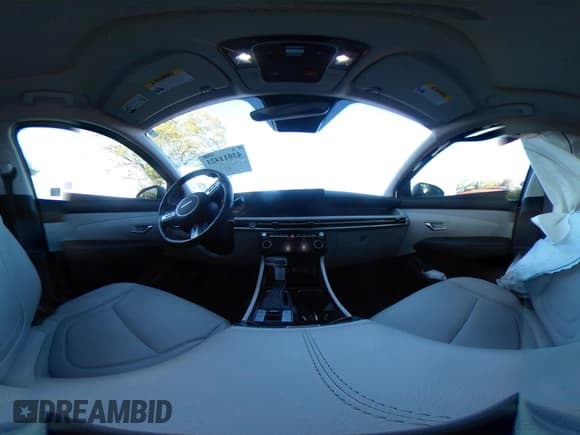 ✅ 2025 Hyundai Tucson SEL Convenience • VIN: 3KMJCCDE1SE002463 • Lot: 43011423. Listed on IAAI with 14,435 mi. Free auction sales archive from the USA and detailed vehicle history report at DreamBid. Image 19.