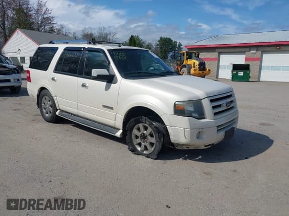 ✅ 2008 Ford Expedition Limited • VIN: 1FMFU20588LA17849 • Lot: 42221768. Listed on IAAI with 236,710 mi. Free auction sales archive from the USA and detailed vehicle history report at DreamBid. Image 1.