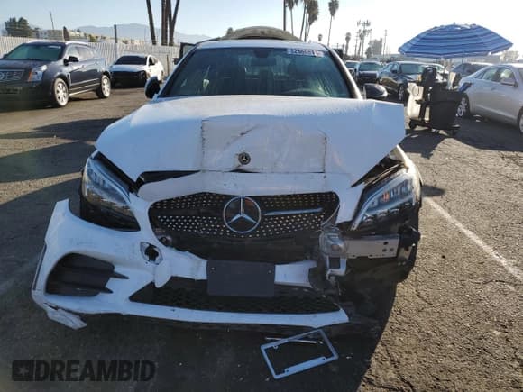 ✅ 2020 Mercedes-Benz C 300 • VIN: WDDWF8DB0LR549836 • Lot: 82660815. Wystawiony na Copart z przebiegiem 50 507 mil. Bezpłatny archiwum sprzedaży aukcyjnych z USA i szczegółowy raport historii pojazdu na DreamBid. Zdjęcie 5.