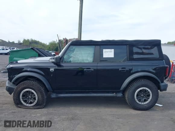 ✅ 2021 Ford Bronco Badlands • VIN: 1FMEE5DP5MLA96980 • Lot: 43327161. Wystawiony na IAAI z przebiegiem 32 582 mil. Bezpłatny archiwum sprzedaży aukcyjnych z USA i szczegółowy raport historii pojazdu na DreamBid. Zdjęcie 14.