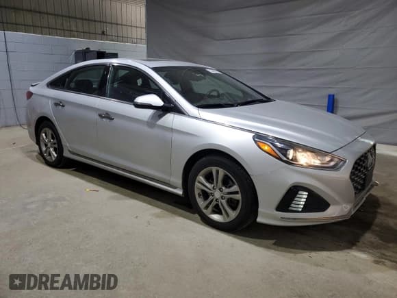 ✅ 2018 Hyundai Sonata Sport Plus • VIN: 5NPE34AF7JH727907 • Lot: 62698395. Listed on Copart with 77,495 mi. Free auction sales archive from the USA and detailed vehicle history report at DreamBid. Image 4.
