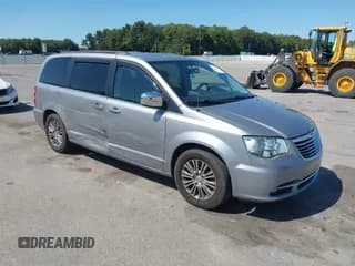 ✅ 2015 Chrysler Town & Country Touring L • VIN: 2C4RC1CG1FR510000 • Lot: 43180462. Wystawiony na IAAI z przebiegiem 165 144 mil. Bezpłatny archiwum sprzedaży aukcyjnych z USA i szczegółowy raport historii pojazdu na DreamBid. Zdjęcie 1.