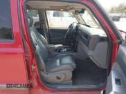 ✅ 2006 Jeep Commander • VIN: 1J8HG48N56C322980 • Лот: 39905854. Опубликован ранее на IAAI с пробегом 167 427 миль. Бесплатный доступ к архиву аукционных продаж из США и подробный отчёт об истории автомобиля на DreamBid. Изображение 5.