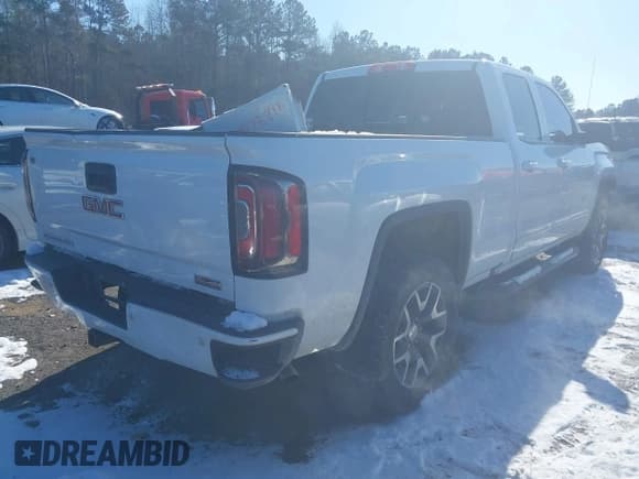 ✅ 2018 GMC Sierra 1500 SLT • VIN: 1GTV2NEC5JZ108868 • Lot: 41282062. Wystawiony na IAAI z przebiegiem 165 793 mil. Bezpłatny archiwum sprzedaży aukcyjnych z USA i szczegółowy raport historii pojazdu na DreamBid. Zdjęcie 4.