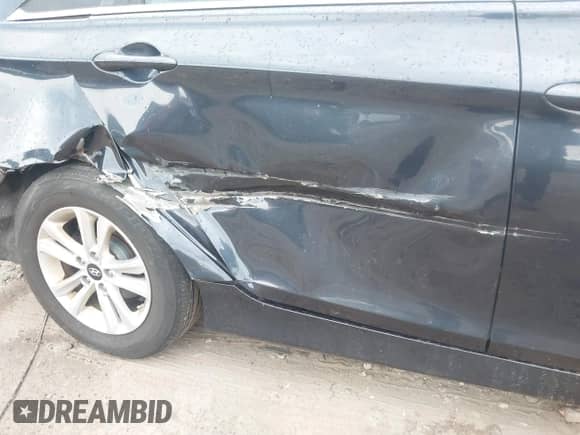 2014 Hyundai Sonata GLS with VIN 5NPEB4AC6EH896797, listed as a IAAI auction lot 43310178 with 175,233 mi miles and . Bid and sale history available at DreamBid. Image 6.