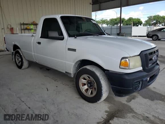 ✅ 2010 Ford Ranger XL • VIN: 1FTKR1AE2APA37705 • Lot: 62211175. Wystawiony na Copart z przebiegiem 198 211 mil. Bezpłatny archiwum sprzedaży aukcyjnych z USA i szczegółowy raport historii pojazdu na DreamBid. Zdjęcie 4.