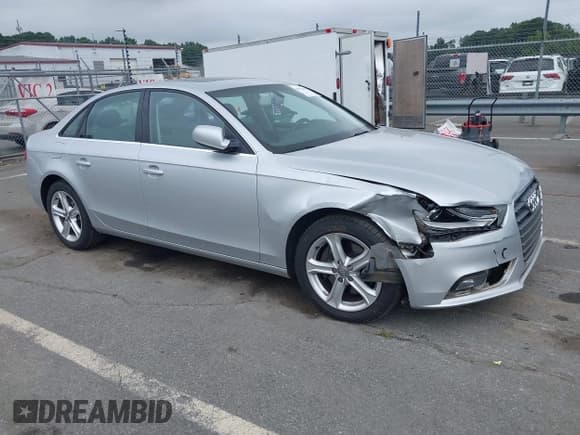 ✅ 2013 Audi A4 Premium • VIN: WAUAFAFL8DA181467 • Лот: 42672105. Опубликован ранее на IAAI с пробегом 136 633 миль. Бесплатный доступ к архиву аукционных продаж из США и подробный отчёт об истории автомобиля на DreamBid. Изображение 1.