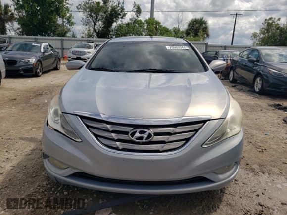 ✅ 2012 Hyundai Sonata SE • VIN: 5NPEC4AC0CH419289 • Lot: 70983544. Listed on Copart with 132,678 mi. Free auction sales archive from the USA and detailed vehicle history report at DreamBid. Image 5.