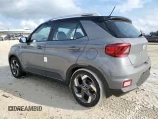 2023 Hyundai Venue SEL z VIN KMHRC8A32PU211012, wystawiony jako Copart lot #73821444 z przebiegiem Nie podano mil oraz Nie do naprawy • Non repairable. Historia ofert i sprzedaży dostępna na DreamBid. Obrazek 2.