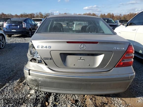 ✅ 2004 Mercedes-Benz C 240 • VIN: WDBRF81J14F463231 • Lot: 77785464. Wystawiony na Copart z przebiegiem 121 723 mil. Bezpłatny archiwum sprzedaży aukcyjnych z USA i szczegółowy raport historii pojazdu na DreamBid. Zdjęcie 6.