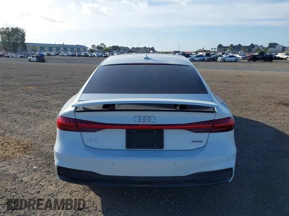 ✅ 2020 Audi A7 Premium Plus • VIN: WAUU2AF29LN057151 • Лот: 42245594. Опубликован ранее на IAAI с пробегом 39 610 миль. Бесплатный доступ к архиву аукционных продаж из США и подробный отчёт об истории автомобиля на DreamBid. Изображение 16.