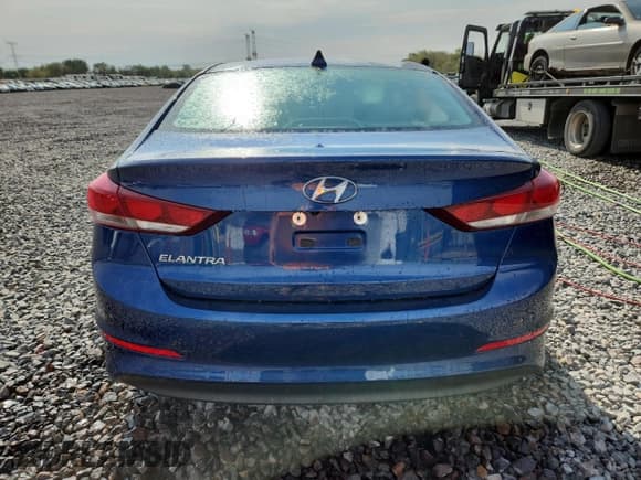 ✅ 2018 Hyundai Elantra SEL • VIN: 5NPD84LF8JH320706 • Lot: 86530435. Listed on Copart with 29,777 mi. Free auction sales archive from the USA and detailed vehicle history report at DreamBid. Image 6.