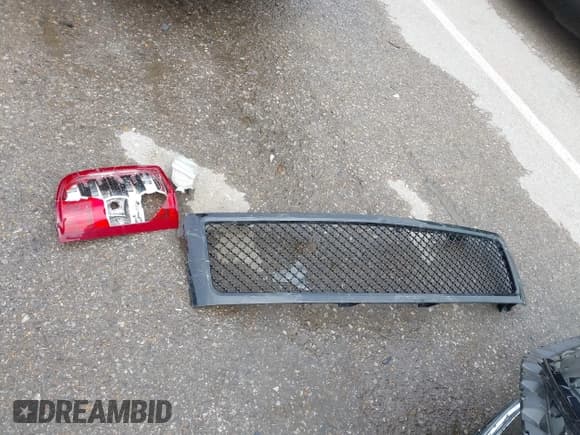 ✅ 2007 Chevrolet Silverado 1500 2LT • VIN: 2GCEK19J571566770 • Lot: 42346907. Listed on IAAI with 246,551 mi. Free auction sales archive from the USA and detailed vehicle history report at DreamBid. Image 12.