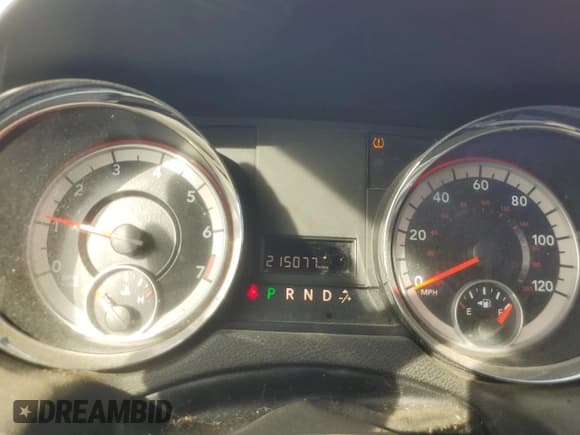 ✅ 2014 Dodge Grand Caravan SE • VIN: 2C4RDGBG2ER137792 • Lot: 86882745. Listed on Copart with 215,077 mi. Free auction sales archive from the USA and detailed vehicle history report at DreamBid. Image 9.