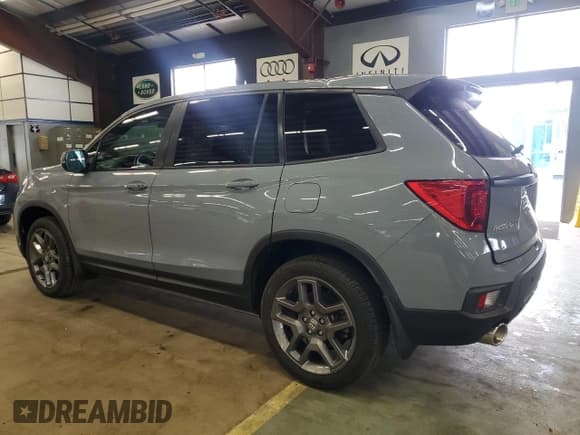 ✅ 2022 Honda Passport EX-L • VIN: 5FNYF8H59NB000975 • Lot: 60622185. Listed on Copart with 40,994 mi. Free auction sales archive from the USA and detailed vehicle history report at DreamBid. Image 2.