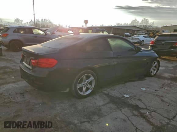 ✅ 2014 BMW 4 Series 428i xDrive • VIN: WBA3N5C54EK196312 • Лот: 94632835. Опубликован ранее на Copart с пробегом 97 946 миль. Бесплатный доступ к архиву аукционных продаж из США и подробный отчёт об истории автомобиля на DreamBid. Изображение 3.