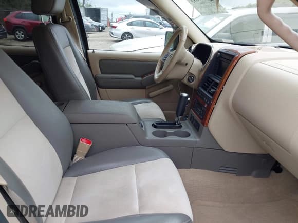 ✅ 2006 Ford Explorer Eddie Bauer • VIN: 1FMEU74876UA81613 • Lot: 42299693. Listed on IAAI with 75,184 mi. Free auction sales archive from the USA and detailed vehicle history report at DreamBid. Image 5.
