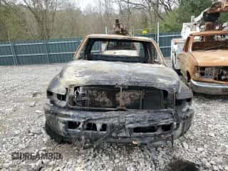 2001 Dodge 3500 z VIN 1B7MF33611J588987, wystawiony jako Copart lot #80669104 z przebiegiem Nie podano mil oraz Nie do naprawy • Non repairable. Historia ofert i sprzedaży dostępna na DreamBid. Obrazek 5.
