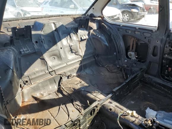 ✅ 1987 BMW 6 Series 635CSi • VIN: WBAEC8405H3265364 • Лот: 42155565. Опубликован ранее на Copart с пробегом 167 661 миль. Бесплатный доступ к архиву аукционных продаж из США и подробный отчёт об истории автомобиля на DreamBid. Изображение 10.