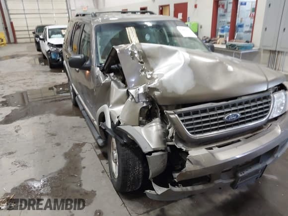✅ 2002 Ford Explorer XLT • VIN: 1FMZU73E62ZB66450 • Lot: 42409150. Wystawiony na IAAI z przebiegiem 153 059 mil. Bezpłatny archiwum sprzedaży aukcyjnych z USA i szczegółowy raport historii pojazdu na DreamBid. Zdjęcie 6.